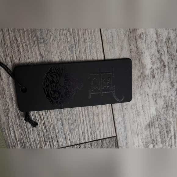 Ed Hardy Olive Green Graphic Crop Top - Picture 4 of 5